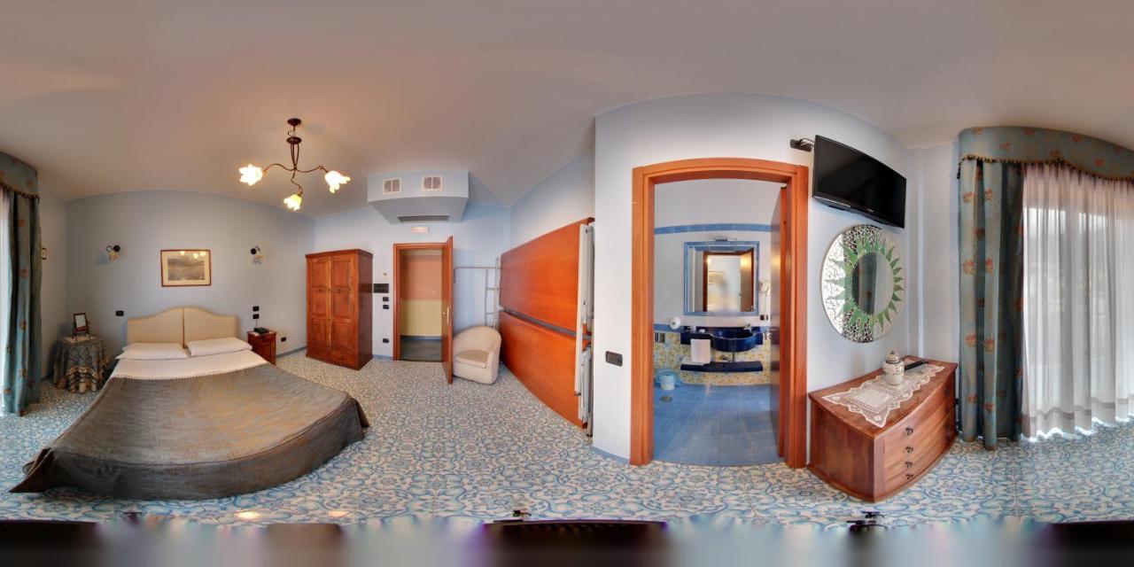 Hotel Paradiso Castellammare di Stabia Buitenkant foto